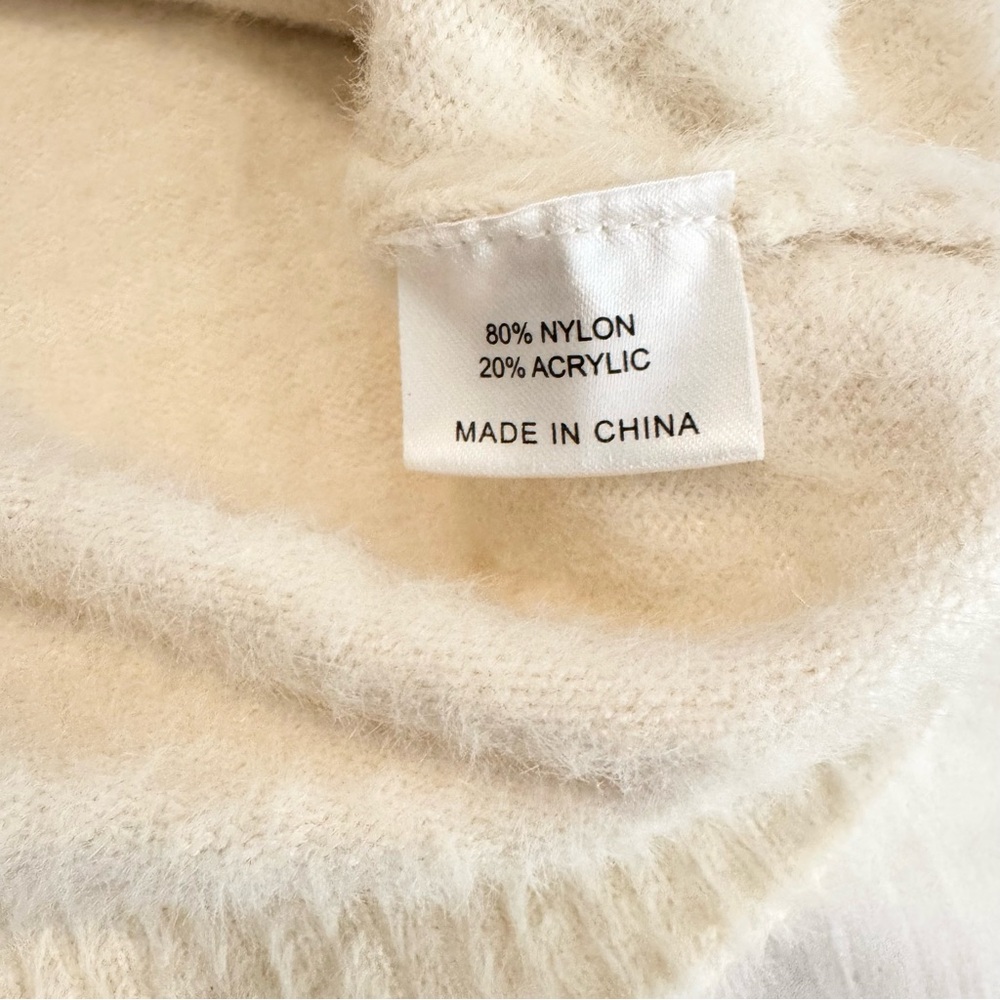 Chic Soul Ivory Cardigan - Silver Shell Buttons 🦢 - Picture 5 of 6